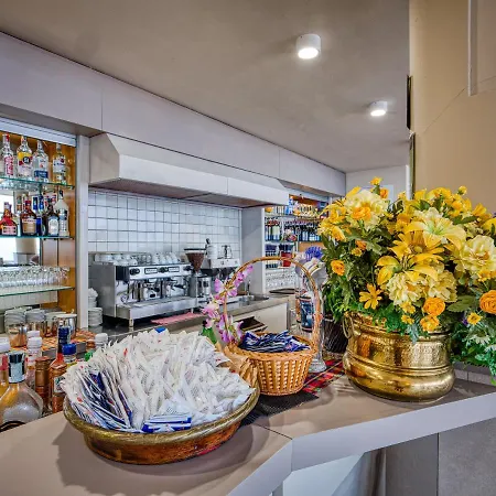 Hotel Cristina 3*