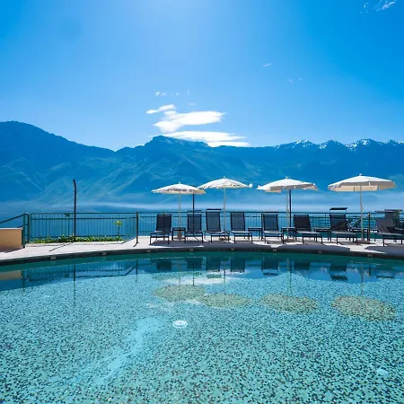 Cristina Hotel 3*