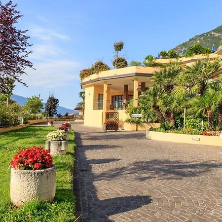 Cristina Limone sul Garda