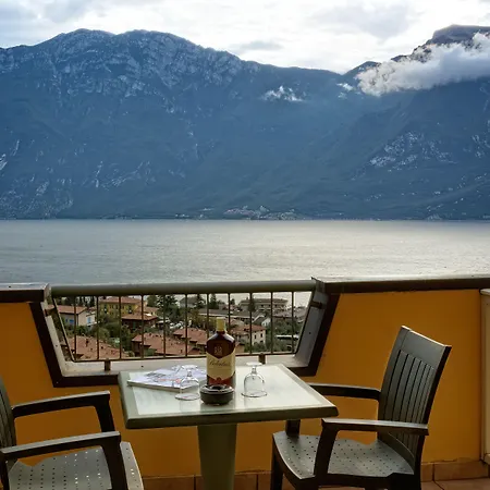 Cristina Limone sul Garda