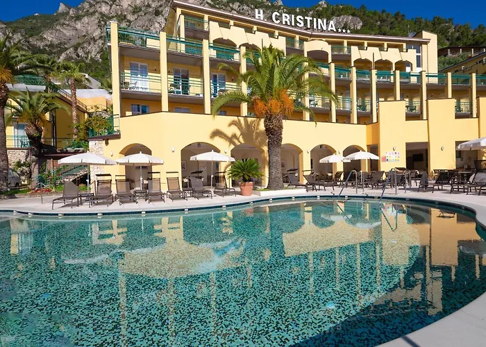 Cristina Hotel 3*
