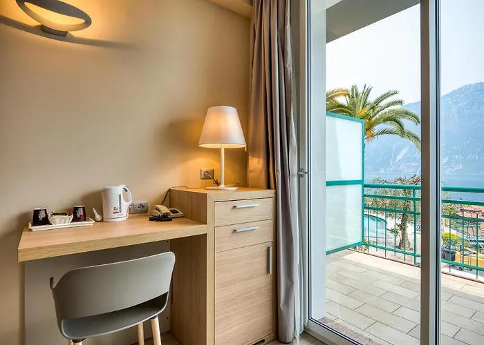 Cristina 3* Limone sul Garda