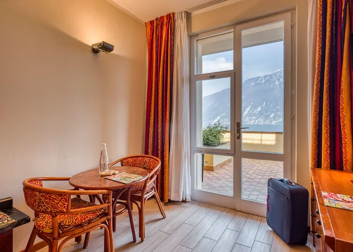 Cristina Hotel 3*