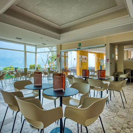 Cristina Hotel 3*