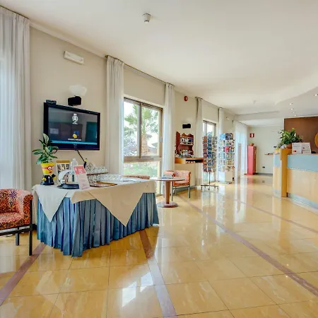 Cristina Hotel 3*